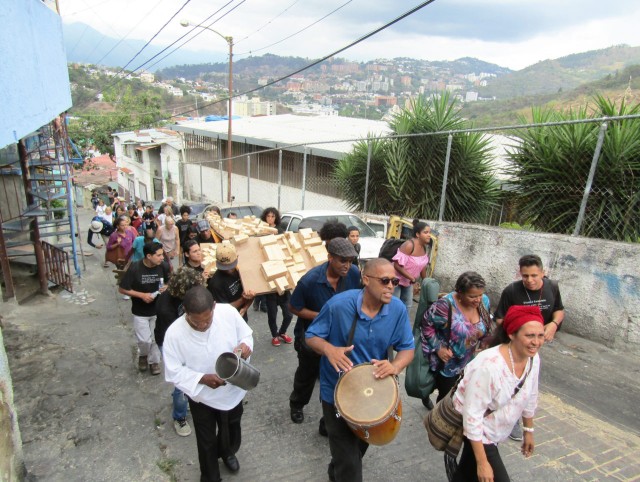Museo Movil, Cruz de Mayo / La Palomera, Baruta, Caracas, Venezuela, 2019 / © Enlace Fundacion