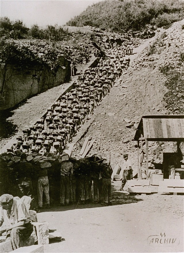 KZ Mauthausen „Todesstiege“ 1942, Quelle: Akademie der Künste