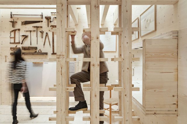 Installation 1:1 The Charcoal Cabin designed by Aulets, Photo by Laura Stamer, Quelle: archdaily