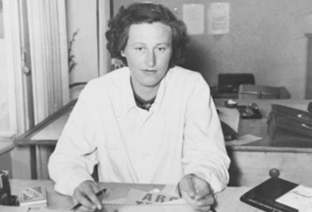 Adelheid Gnaigers erstes Büro im Haus Widnau 2 in Feldkirch, ca. 1951/25