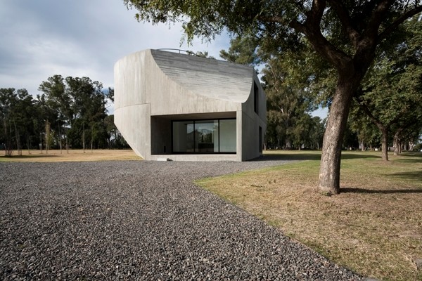 View House, Rosario, Argentina 2004-2009. Diego Arraigada with Johnston Marklee. Photo: Gustavo Frittegotto.