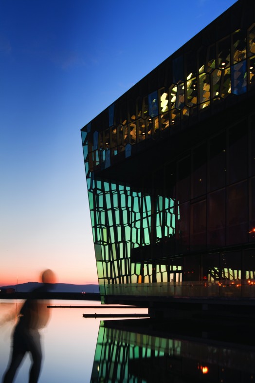 Henning Larsen Architects mit Batteríið Architects und Studio Olafur Eliasson: Konzerthaus und Konferenzzentrum Harpa, Reykjavik\Island, 2011 © Foto: Nic Lehoux