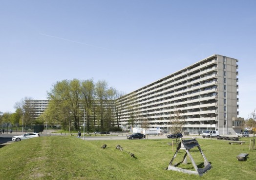 The Kleiburg estate from the 1960s was saved from demolition and restored in exemplary fashion by NL Architects and XVW architectuur © Marcel van der Burg